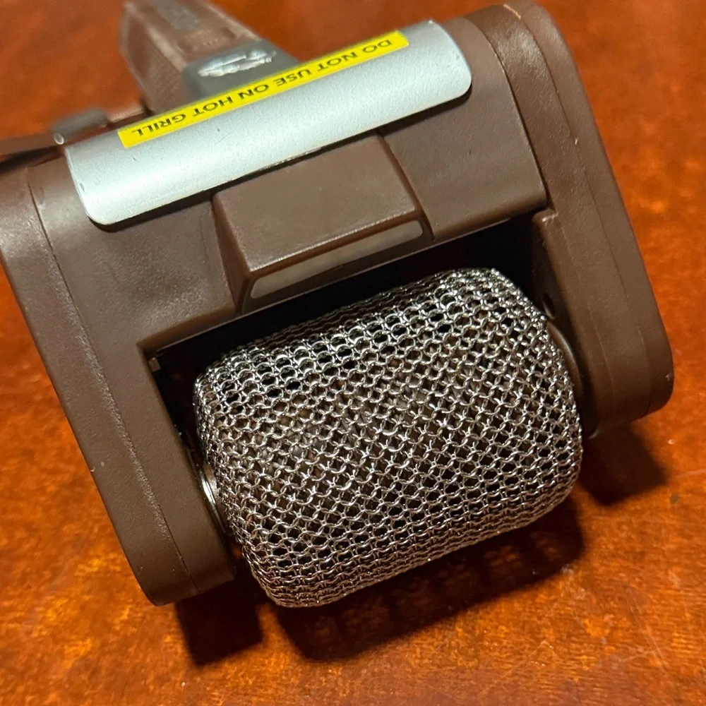 Source Unknown compact microphone